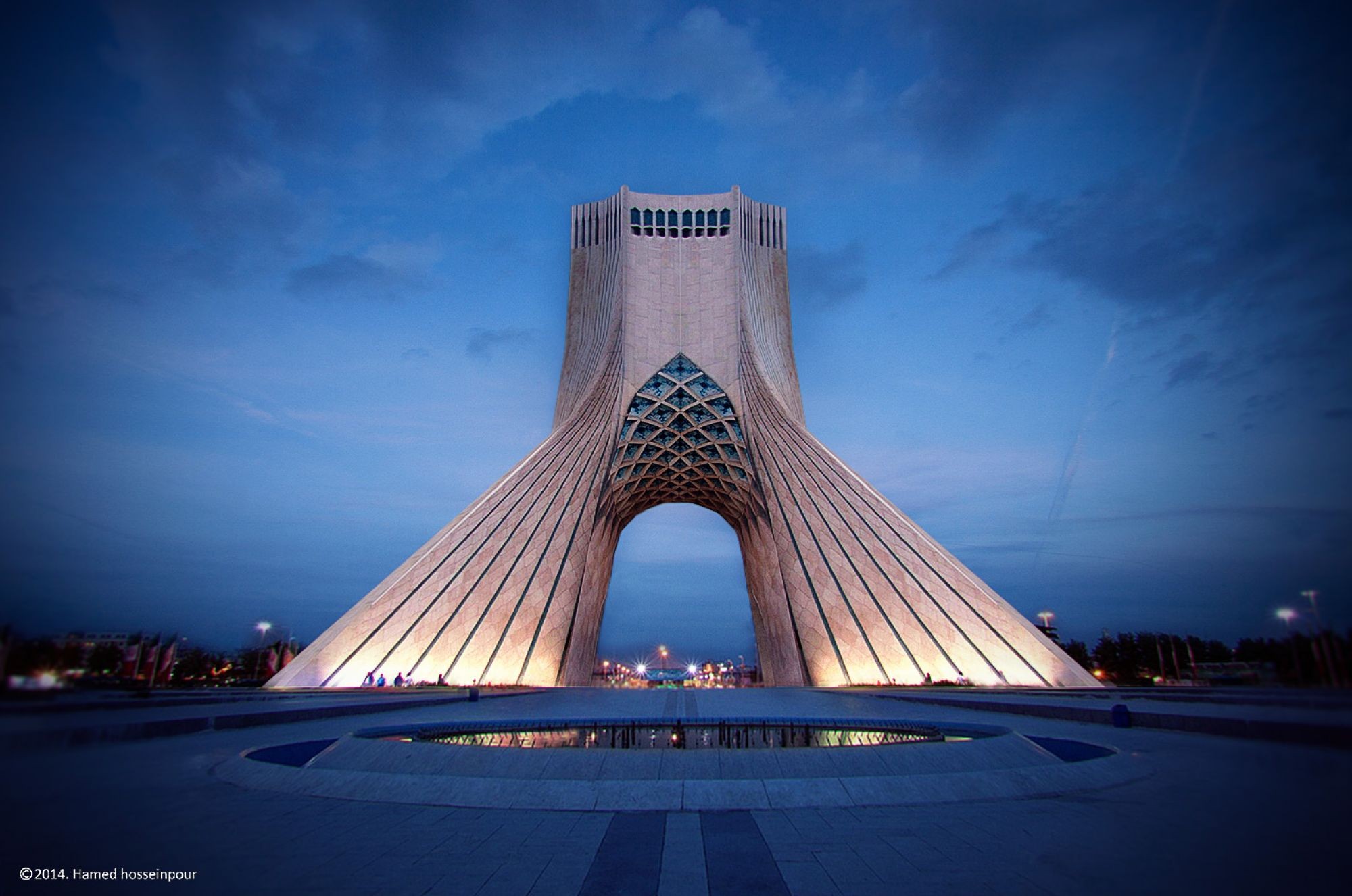 میدان آزادی تهران