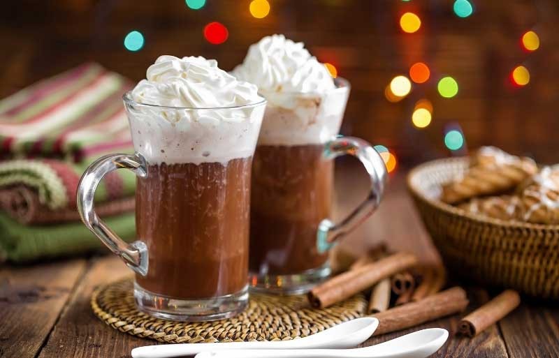 طرز تهیه شکلات داغ فرانسوی با خامه