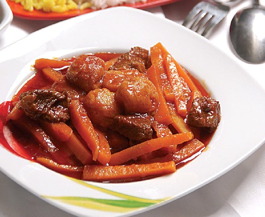 طرز تهیه خورش آلو با گوشت و سیب زمینی