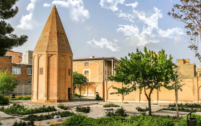 مکانهای دیدنی - برج تاریخی قربان همدان