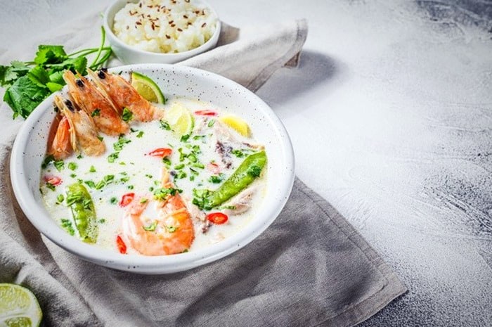 طرز تهیه میگو با شیر نارگیل
