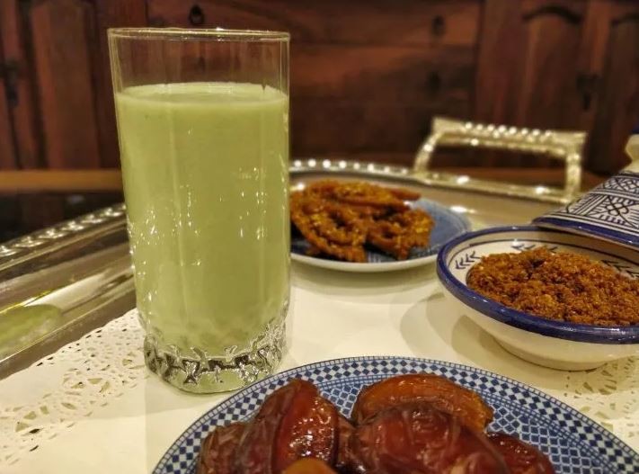 طرز تهیه میلک شیک یا اسموتی آووکادوی