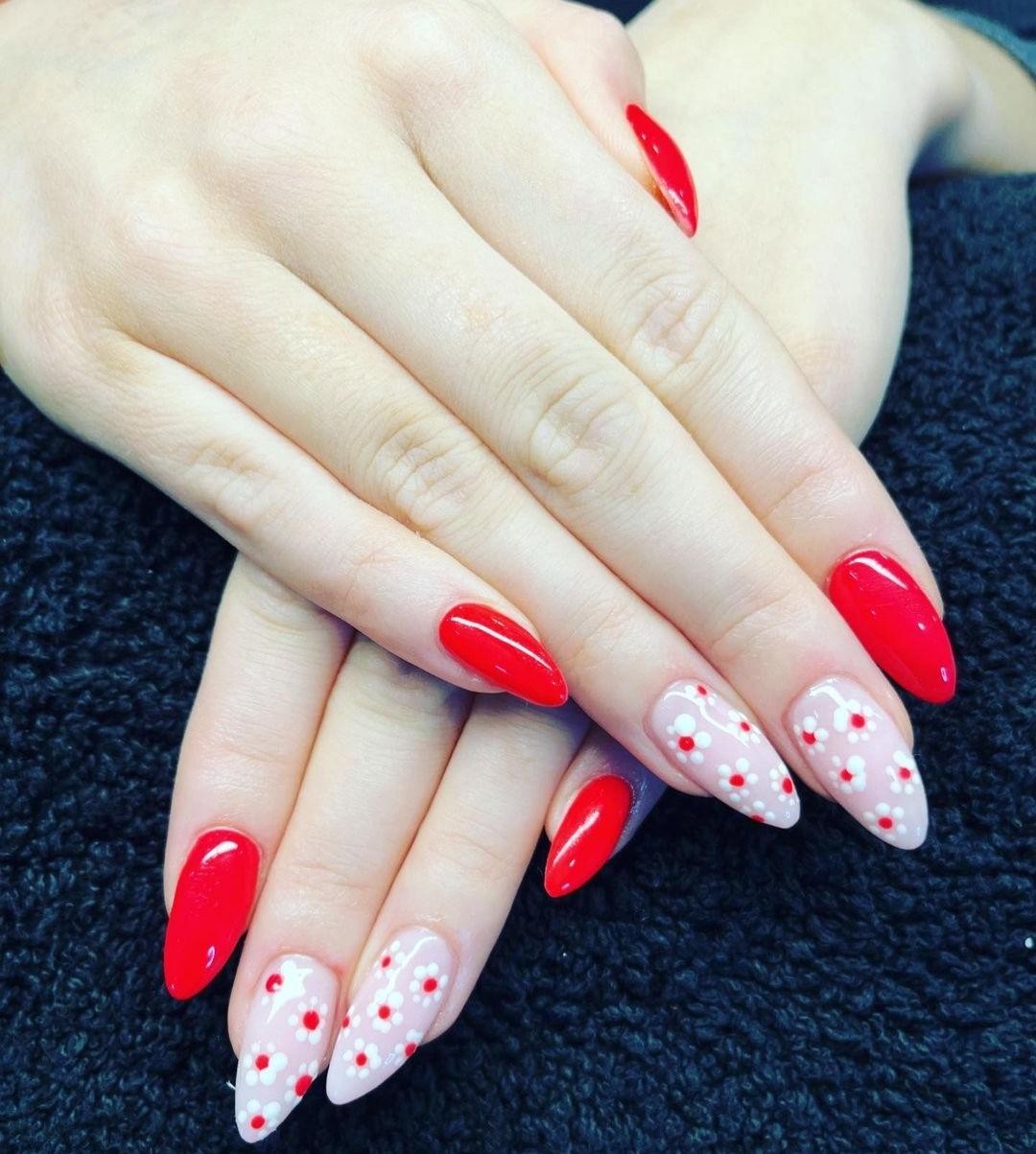 ایده طراحی ناخن دخترانه با رنگ قرمز
