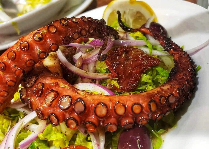 طرز تهیه هشت پا گریل شده