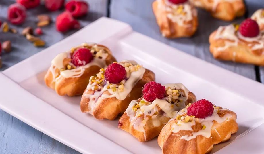 طرز تهیه مینی اکلر وانیلی تمشک