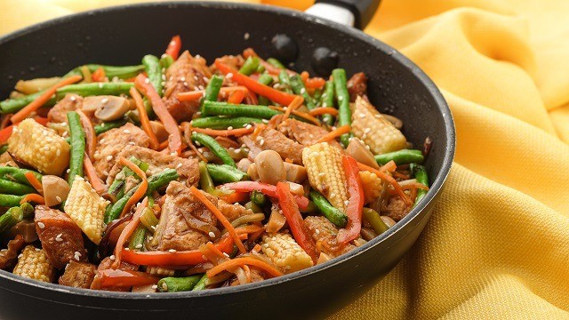 طرز تهیه خوراک سبزیجات با توفو