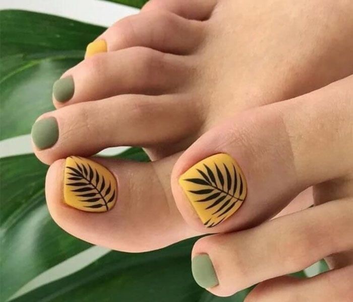 ایده طراحی ناخن پا برای پاییز