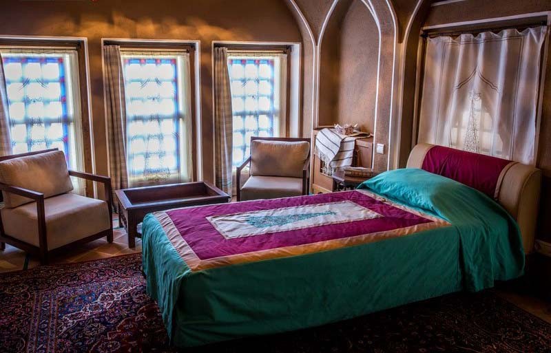 مسجد آقا بزرگ، فراتر از یک مسجد