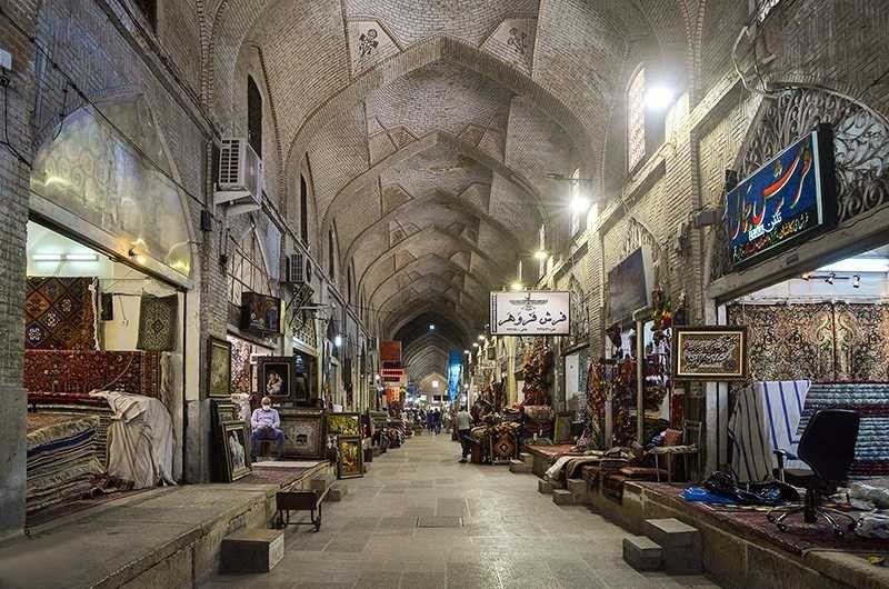 بازار وکیل، معماری باستانی