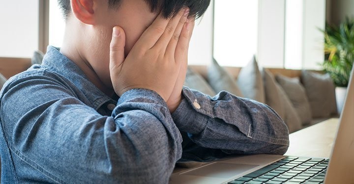 مراقبت از چشمان کودک در کلاس های آنلاین