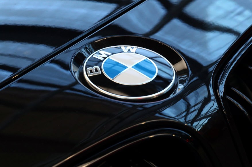 تاریخچه طراحی لوگوی BMW: یک قرن تکامل 