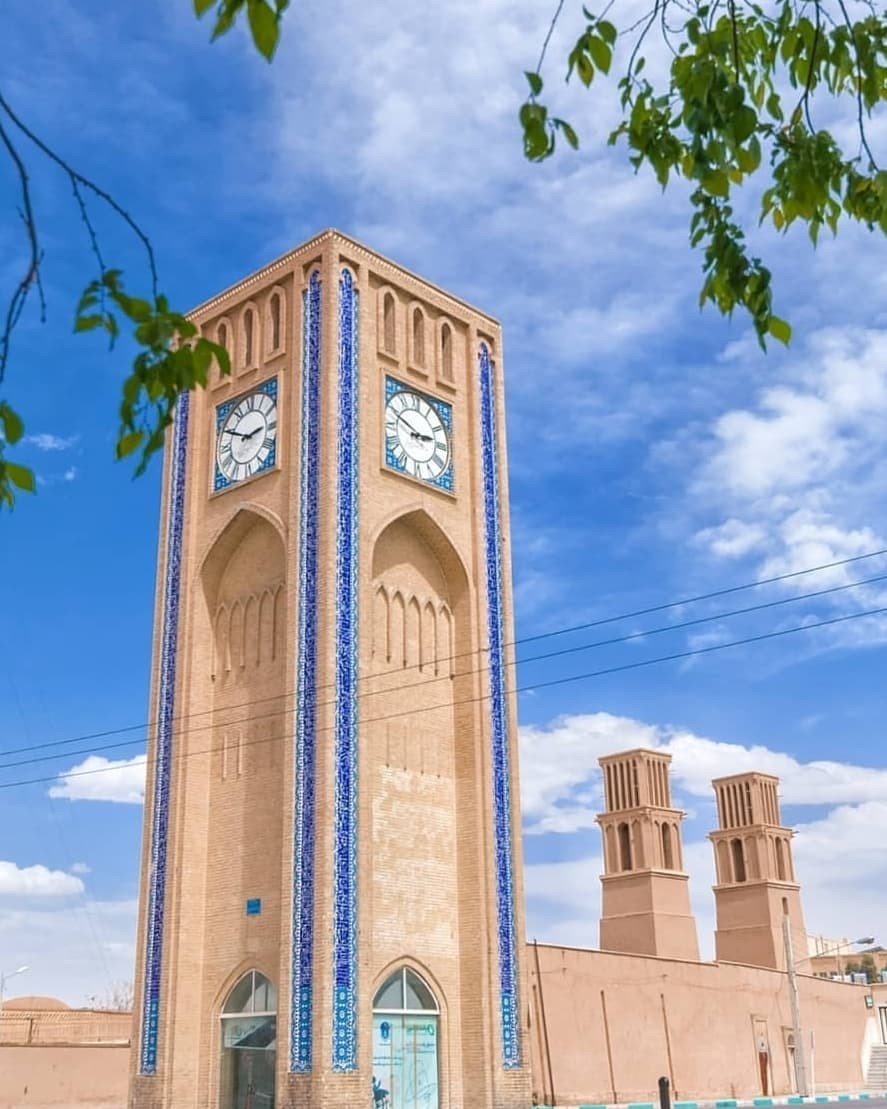 برج ساعت مارکار، اولین برج ساعت ایران