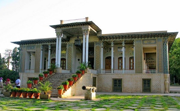 جاذبه های گردشگری شیراز: باغ عفیف آباد