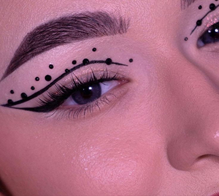 ایده طراحی خط چشم گرافیکی