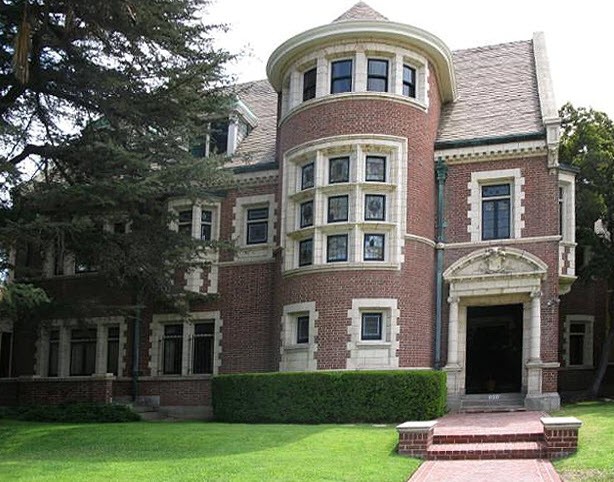خلاصه، معرفی و نقد Murder House، اولین فصل از سریال American Horror Story