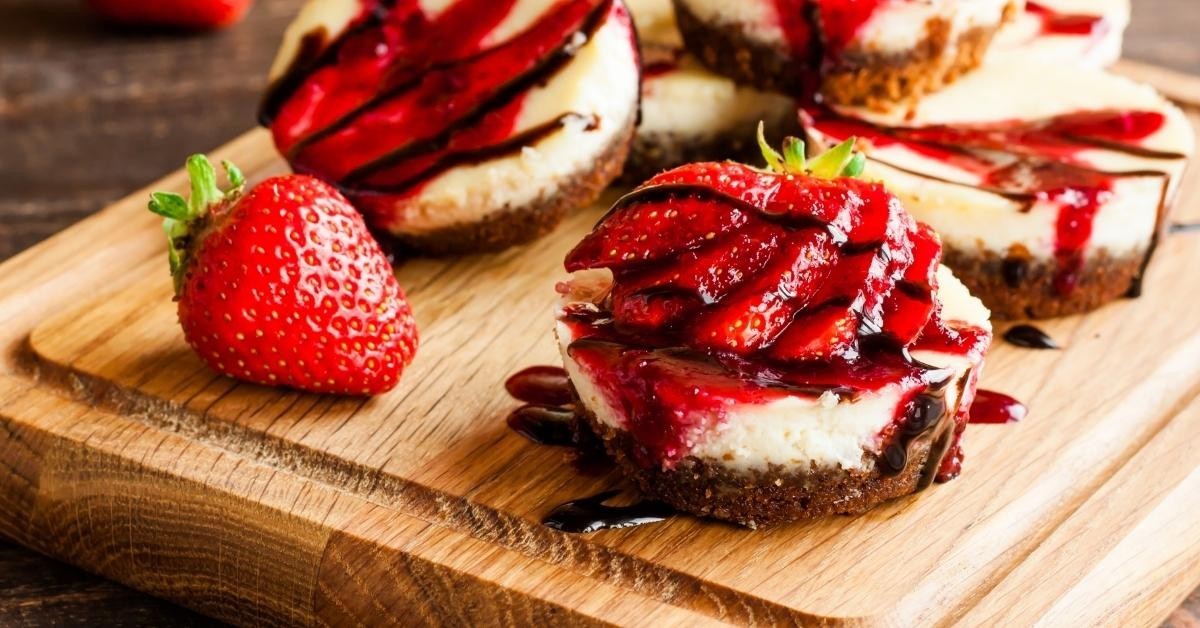 طرز تهیه چند عصرانه خوشمزه و خانگی با توت فرنگی