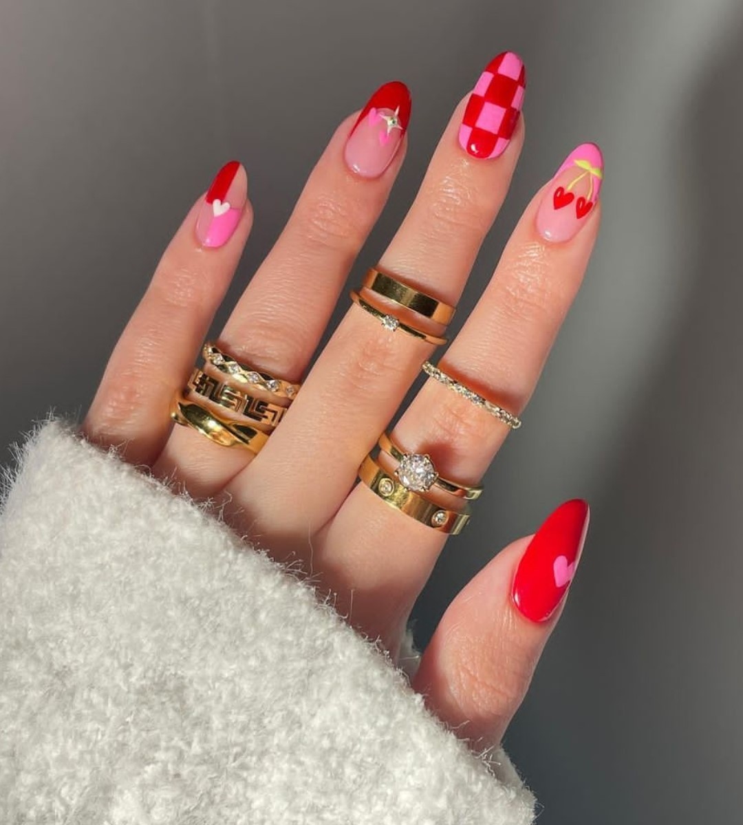 ایده طراحی ناخن با رنگ قرمز و صورتی
