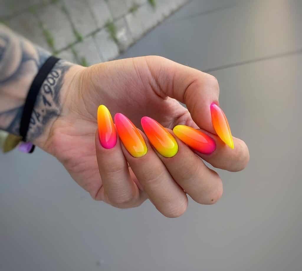 ایده طراحی ناخن نئونی