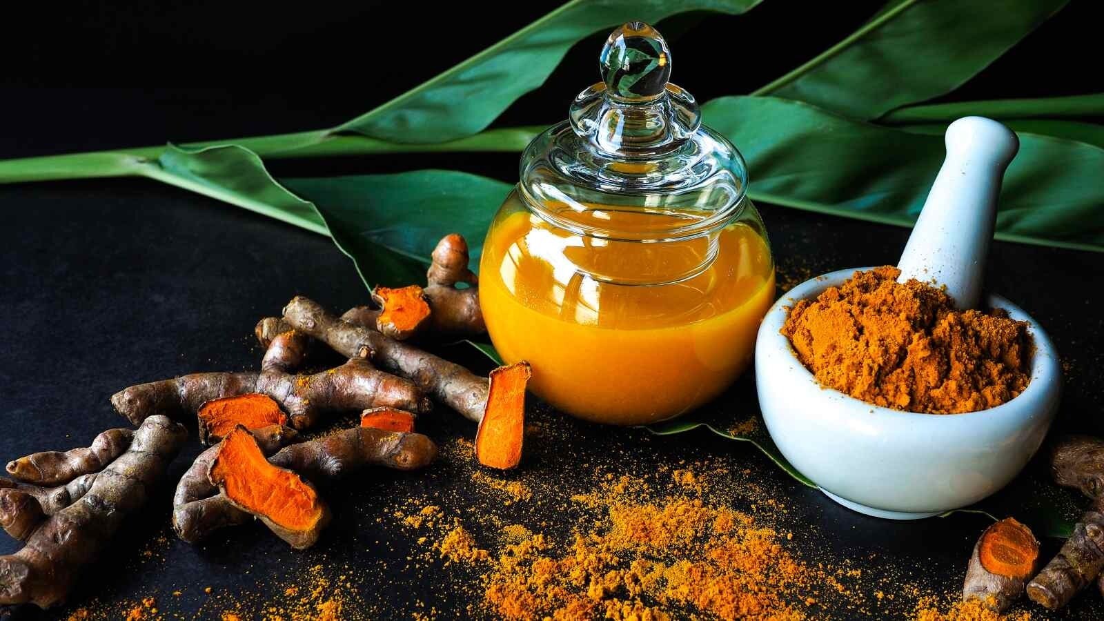 گیاهان دارویی/ روزانه چقدر زردچوبه مصرف کنم؟