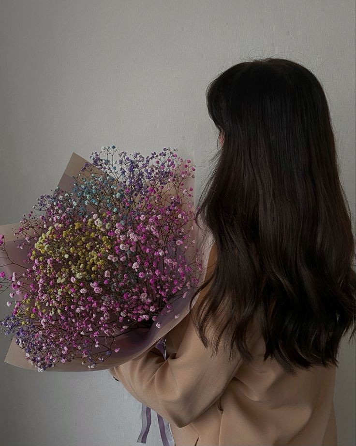 مجموعه عکس های دختر با دسته گل برای پروفایل- بدون چهره