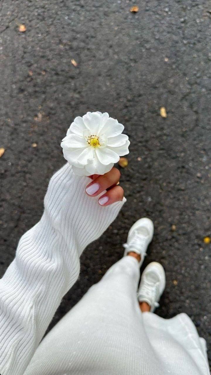 مجموعه عکس های دختر با دسته گل برای پروفایل- بدون چهره