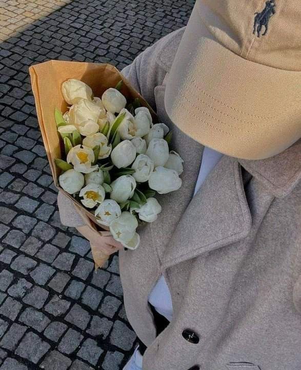 مجموعه عکس های دختر با دسته گل برای پروفایل- بدون چهره