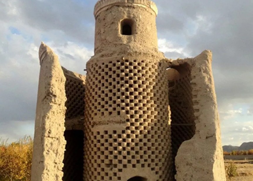 جاذبه های گردشگری تاریخی اصفهان (کامل نیست)