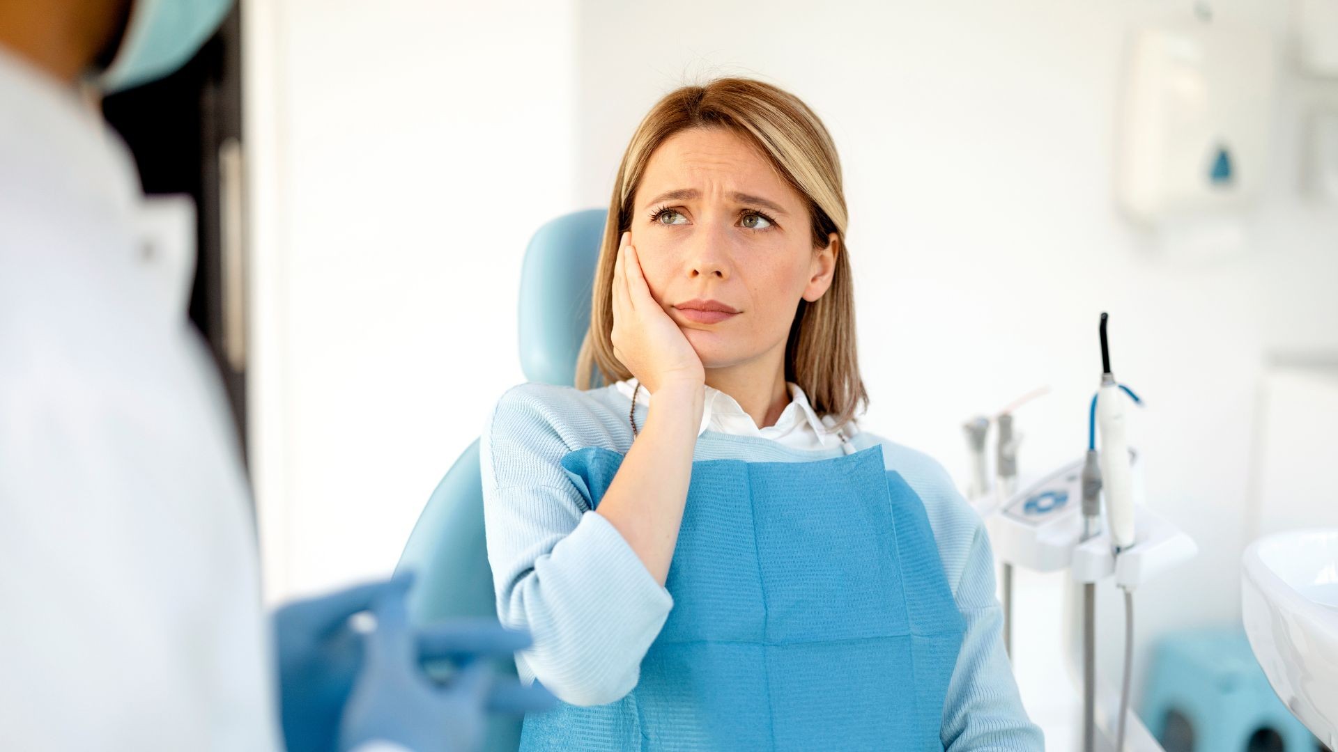 استرس چگونه بر سلامت دهان و دندان شما تأثیر می‌گذارد؟