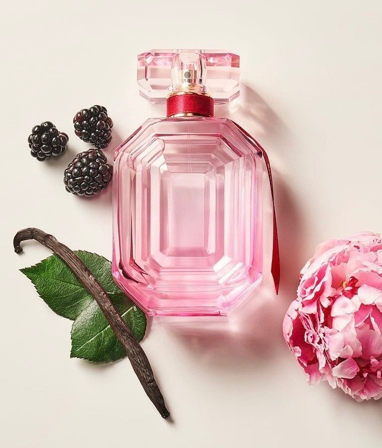 عطرهای پیشنهادی زنانه برای فصل تابستان