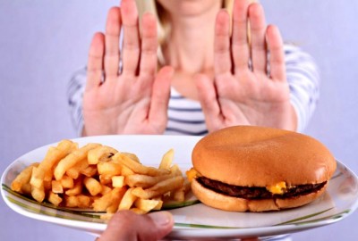 چه گونه از پرخوری جلوگیری کنیم؟