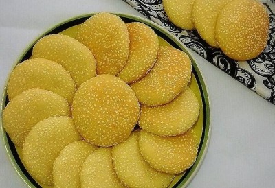 طرز تهیه کلوچه کنجدی