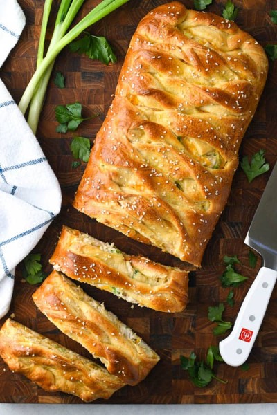 طرز تهیه خمیر بافته و پر شده با مرغ و سبزیجات 