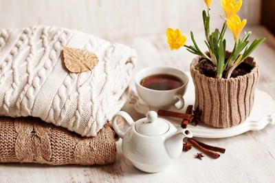  در عرض چند دقیقه یک فنجان چای آرامبخش درست کنید