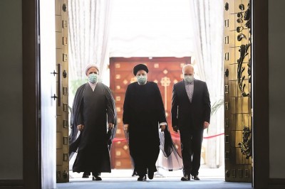 مولد سازی زیر ذره بین 