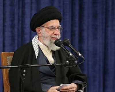  آن کسانی که شخصیت و هویت خودشان در معرض ویرانی و نابودی است، همه را این‌طور می‌بینند