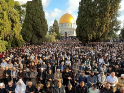  نماز عید فطر در مسجد‌الاقصی با حضور ده‌ها هزار نمازگزار فلسطینی 