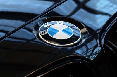 تاریخچه طراحی لوگوی BMW: یک قرن تکامل 