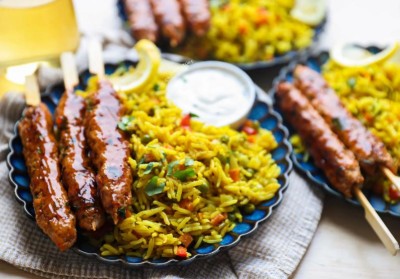طرز تهیه پلو سبزیجات با کباب کوبیده عربی