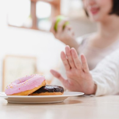 آیا تغییر به رژیم غذایی بدون قند، سلامت پوست را بهبود می‌بخشد؟